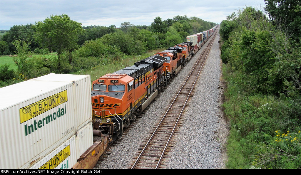 BNSF 3833